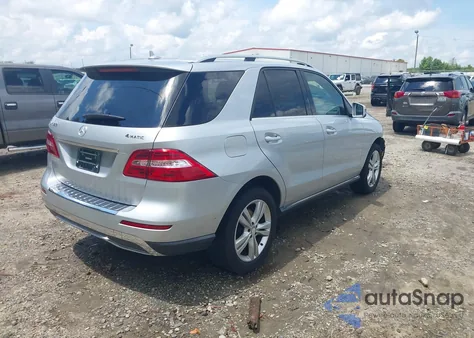 2015 Mercedes-Benz Ml 350 4Matic z USA, uszkodzony, nr VIN 4JGDA5HB6FA457380